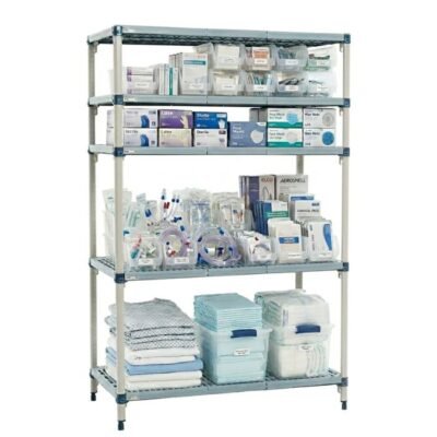 La estantería de polímero MetroMax Q está diseñada para almacenamiento de alta resistencia en hospitales, laboratorios, cocinas y almacenes, combinando durabilidad y versatilidad en una solución eficiente.