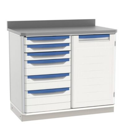 Estación de trabajo hospitalaria Starsys® diseñada para centralizar la organización, almacenamiento y preparación de insumos y equipos en áreas de atención médica, laboratorio o servicios auxiliares.